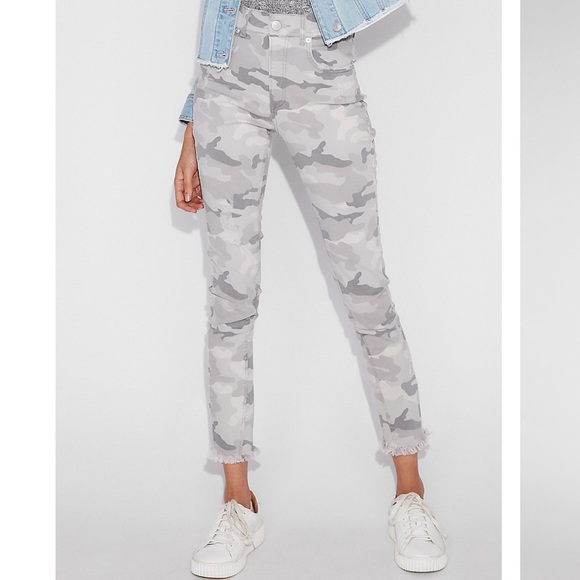 Express Denim - Express Cropped High Rise Legging Jean size 2